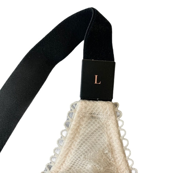 VICTORIAS SECRET lace racer back bralette - Picture 4 of 6